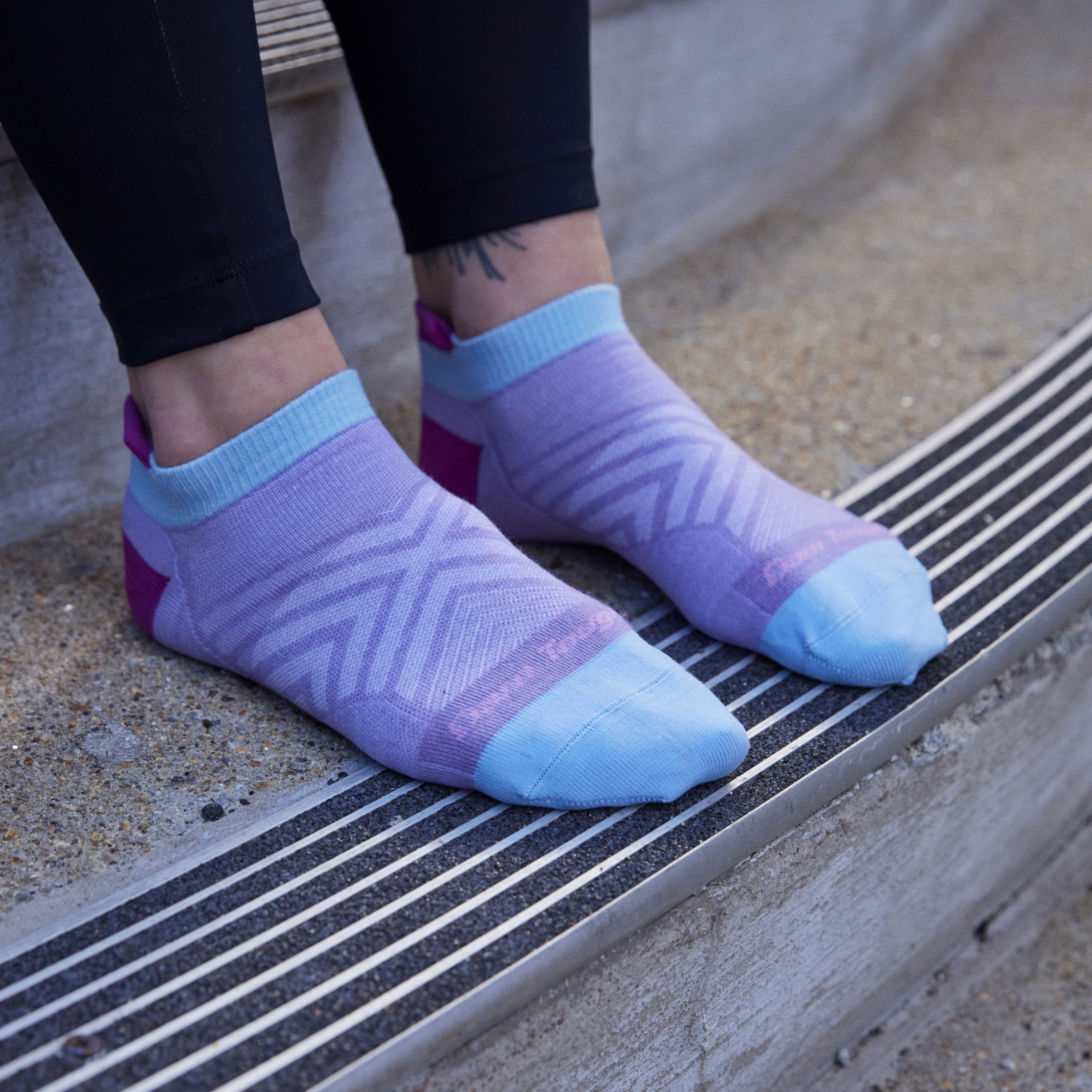 Women's Run No Show Tab Ultra-Lightweight Running Socks - Image 8
